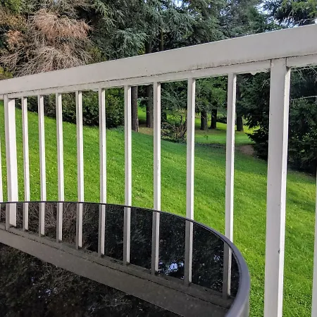 Appartement T1 Au Coeur D'un Parc Classé à Saint-etienne
